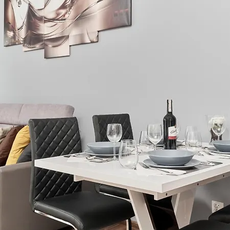 Jana Pawla Ii With Free Parking By Renters Wroclaw