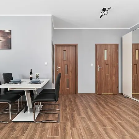 Jana Pawla Ii With Free Parking By Renters Appartement