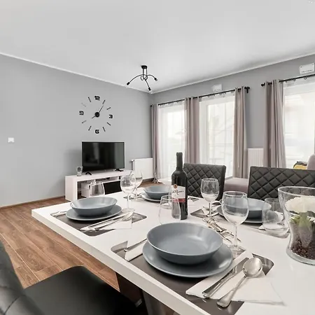 Jana Pawla Ii With Free Parking By Renters Apartment *