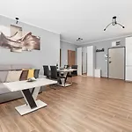 Appartamento Jana Pawla Ii With Free Parking By Renters Breslavia
